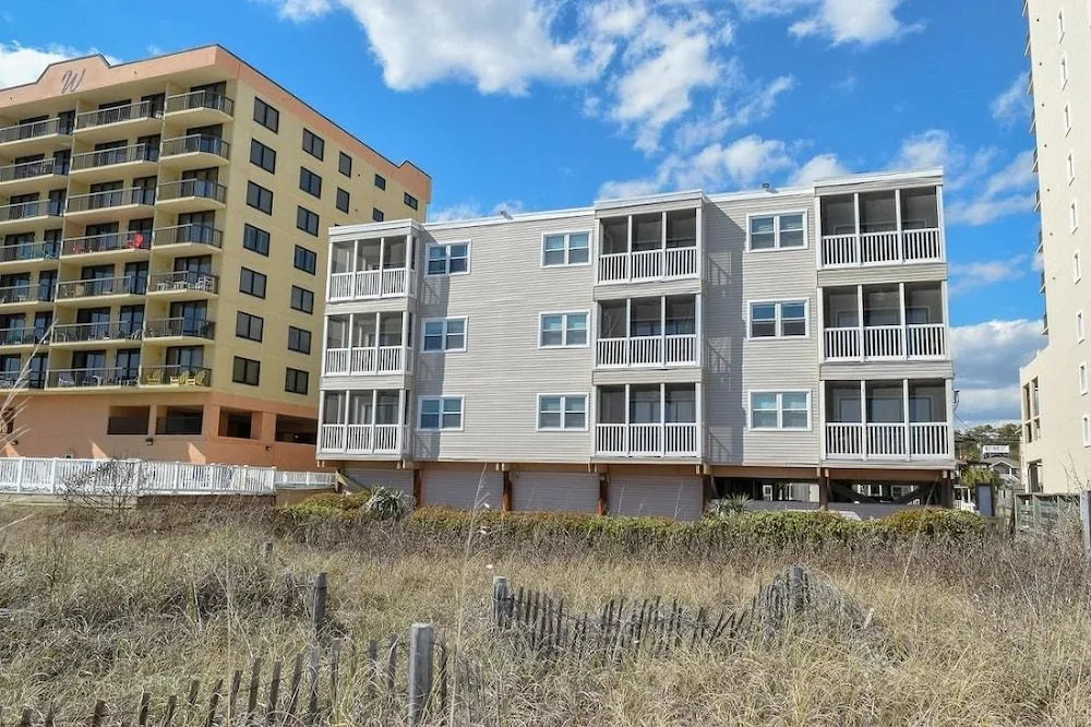 Palmetto Dunes Condominium 205 - 3 Br Condo