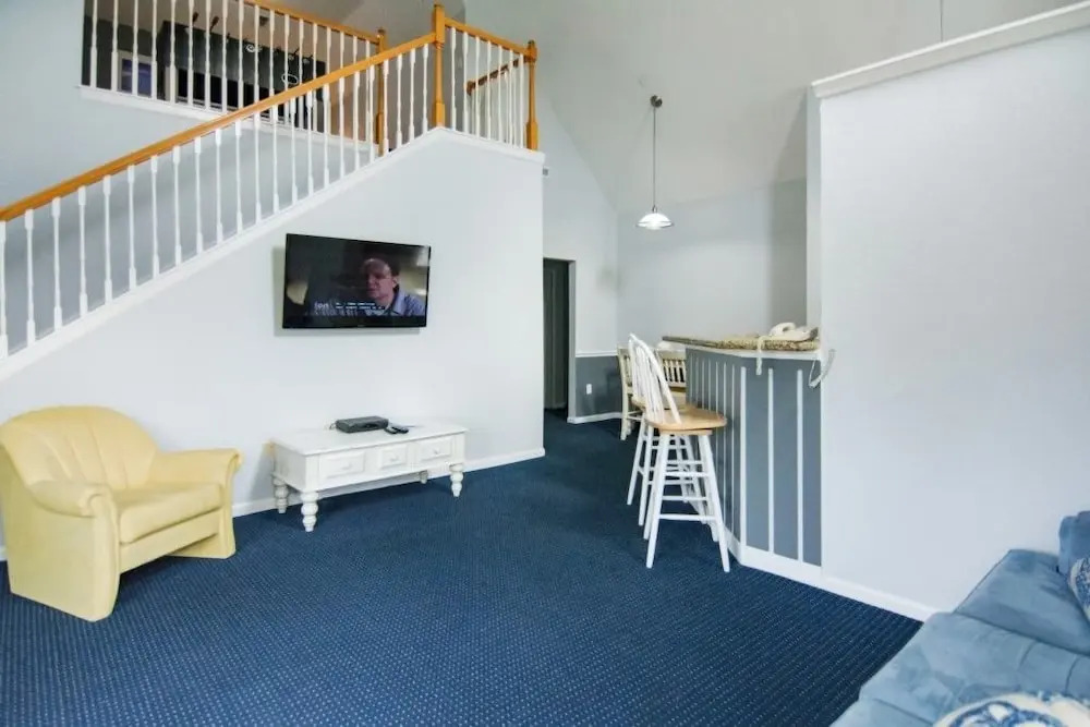 Runaway Beach Club 2202 - Three Bedroom Condo
