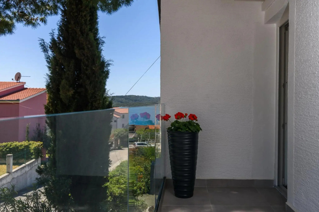 House Copacabana - on Čiovo, sea view, parking