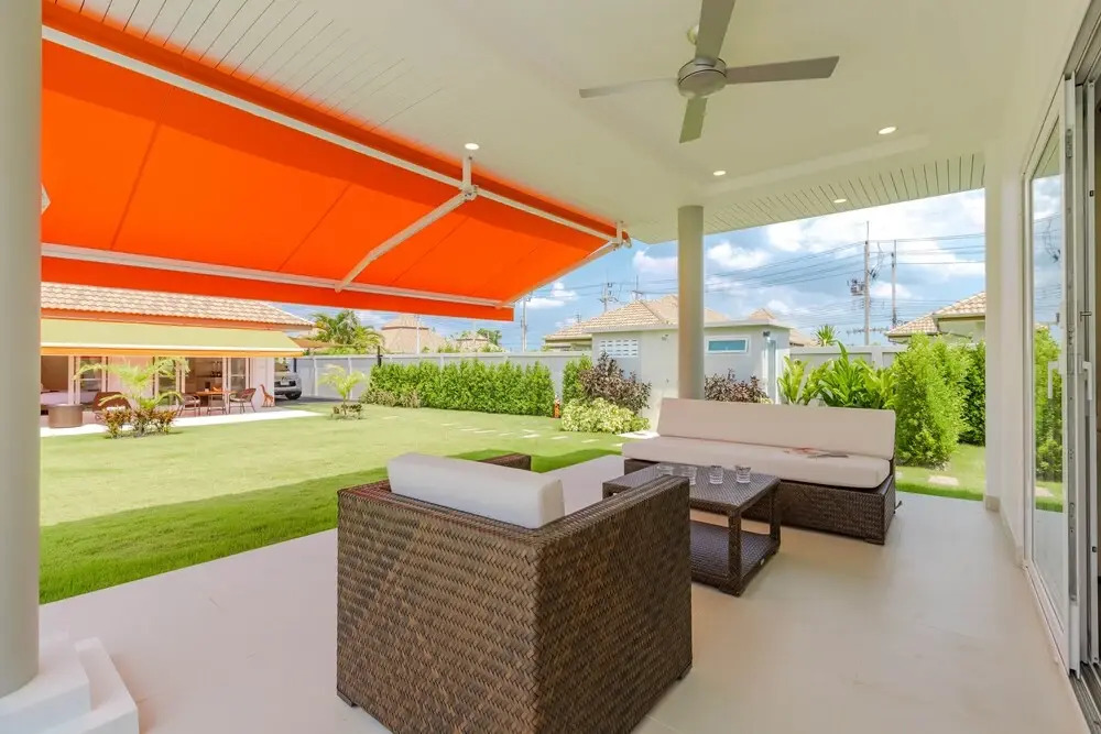 Modern 4 BR Pool & Tropical Garden MS-30