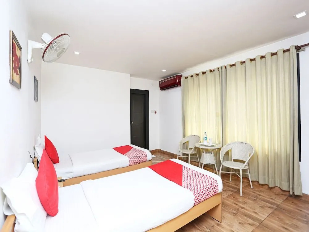OYO 2794 Hotel Plaza Inn