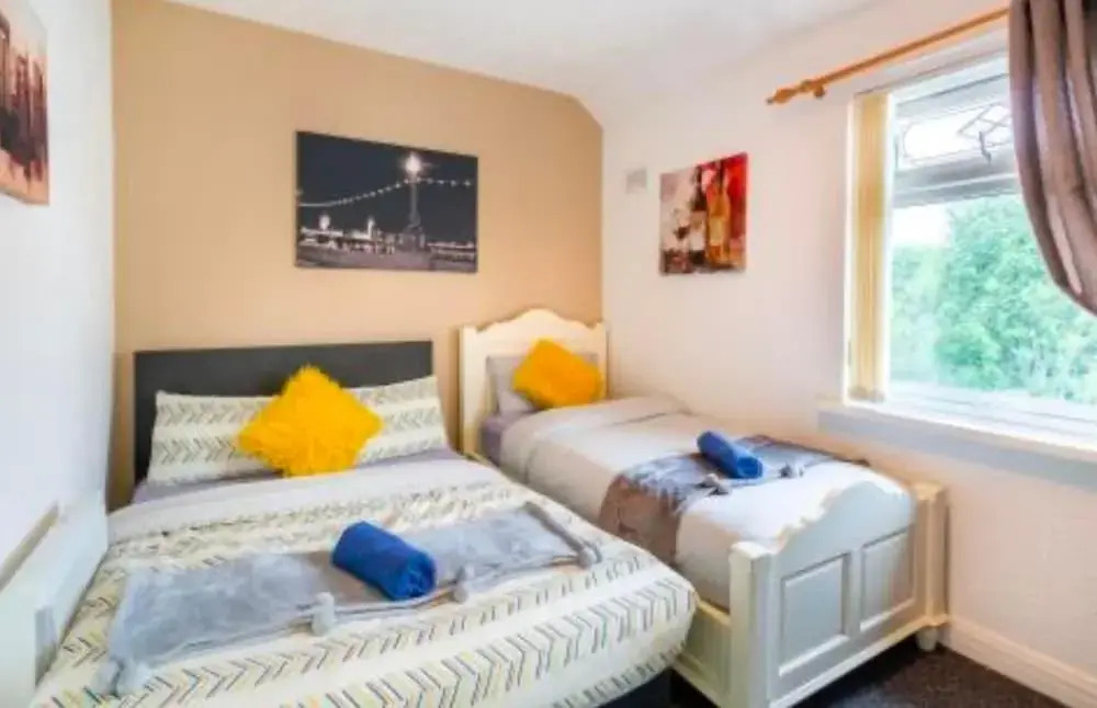 City Home 2bed Wi-fi Garage Parking Free Snacks