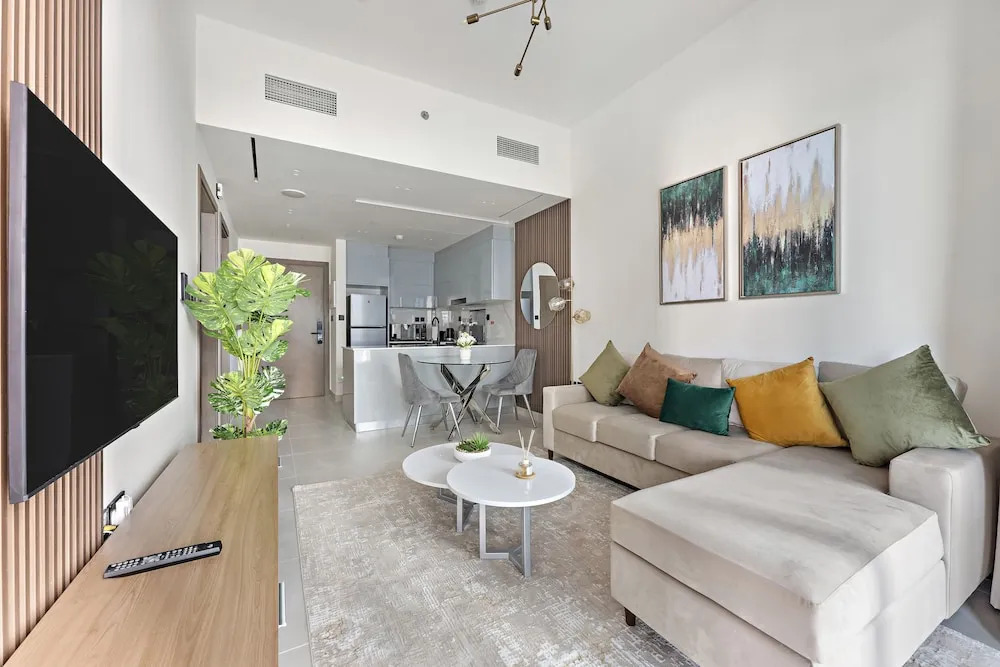 WelHome - Contemporary 1BR in Binghatti Canal & Burj Views