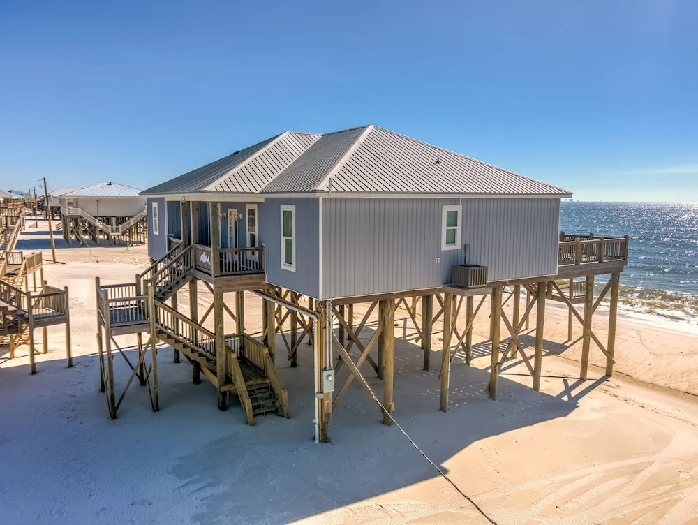 Awake On The Gulf - Gulf Front! Gaze Up At The Stars From Your Large Deck While Listening To The Waves Crash. 4 Bedroom Home by RedAwning