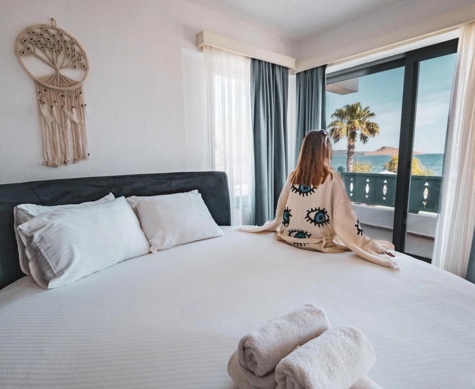 Kefi Beach & Suites