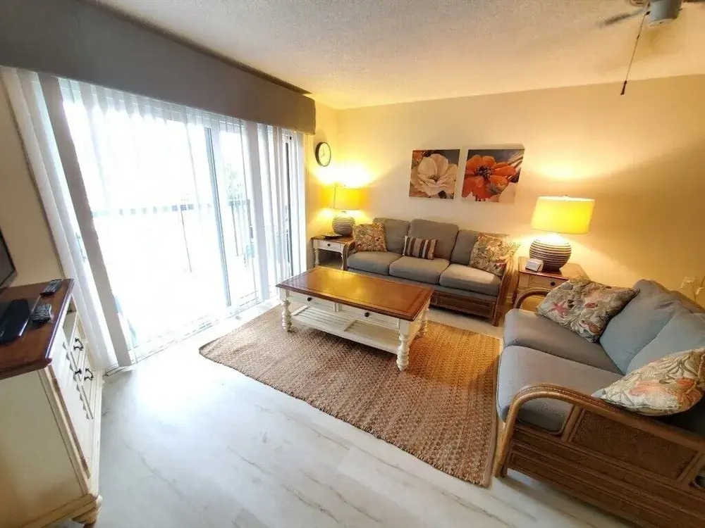 2 Bed, 2 Bath, Upgraded, Ocean & Pool View - Ocean Village Club O25