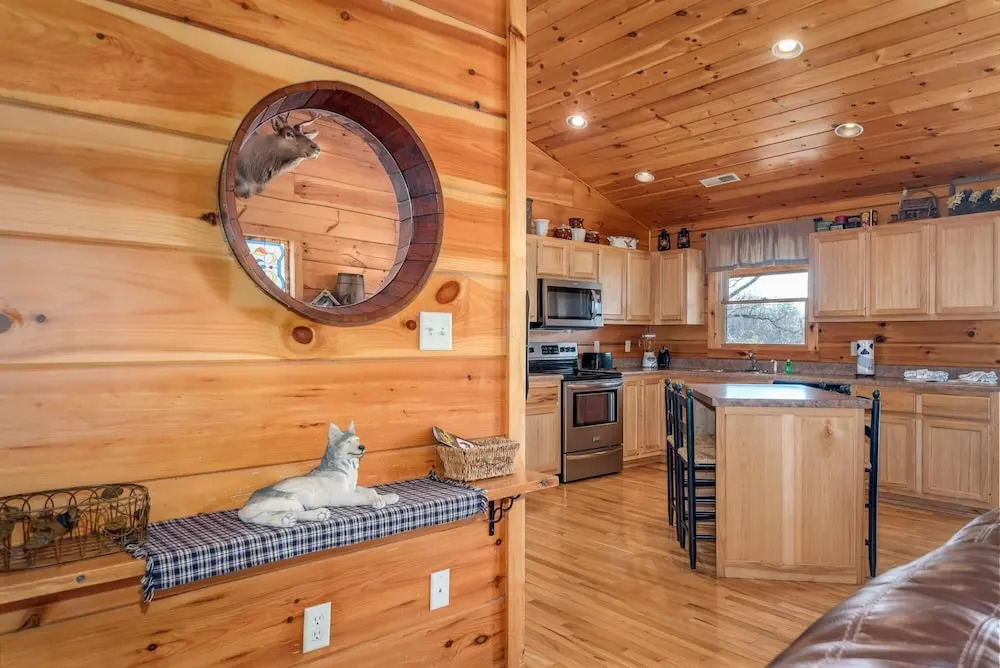 A Wolf's Den - 4 Br Cabin