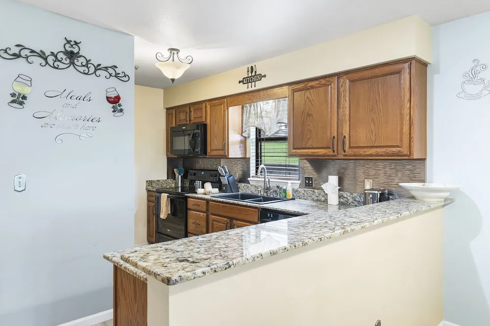 Parview Paradise - A Golfers Dream - 2 BDR Condo in Pointe Royale