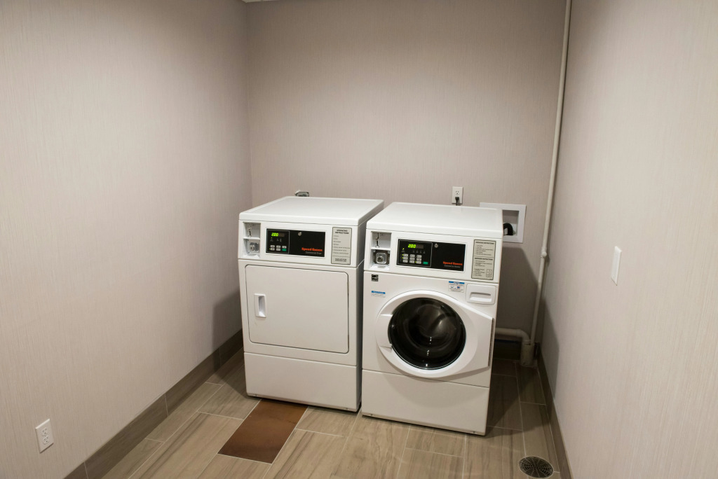 Holiday Inn Express & Suites Fort Wayne North by IHG