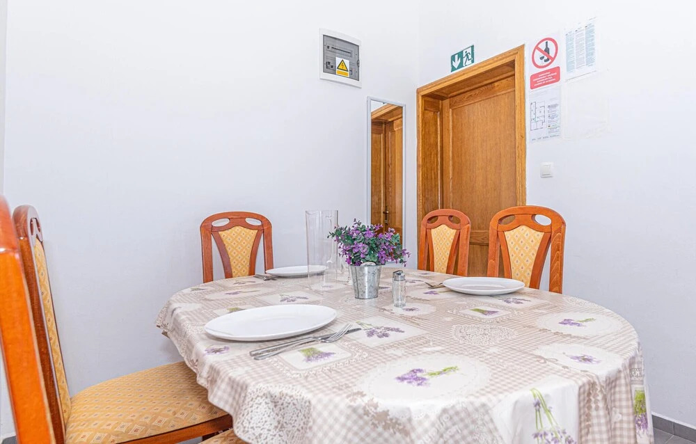 Nice Apartment in Kanica With Wifi and 2 Bedrooms