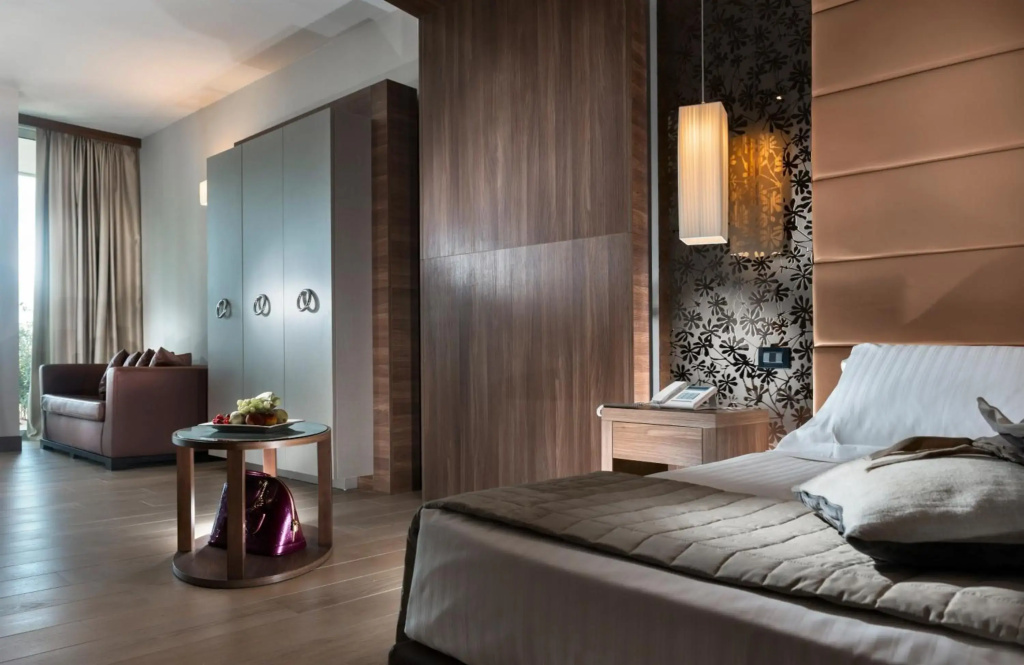 Waldorf Suite Hotel