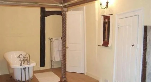 Singleton Manor