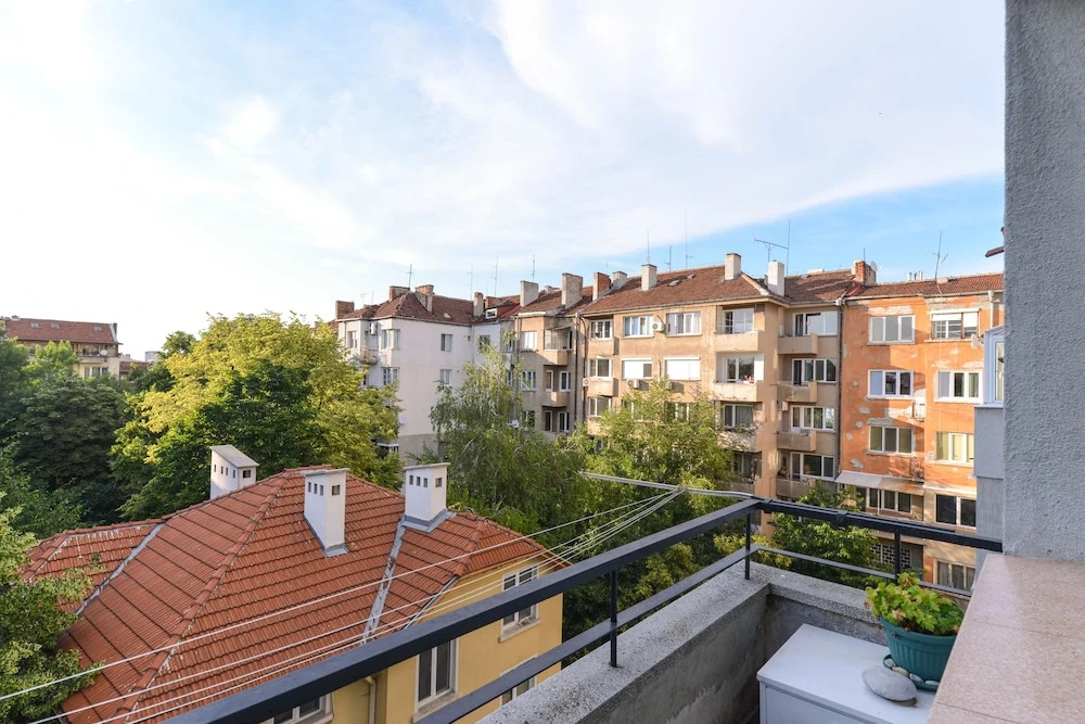 FM Deluxe 2-BDR Apartment - Our Home Is Your Home