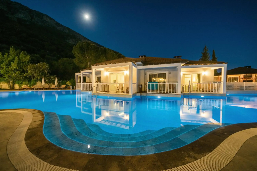Mozaik Swim Up Hotel and Apartments