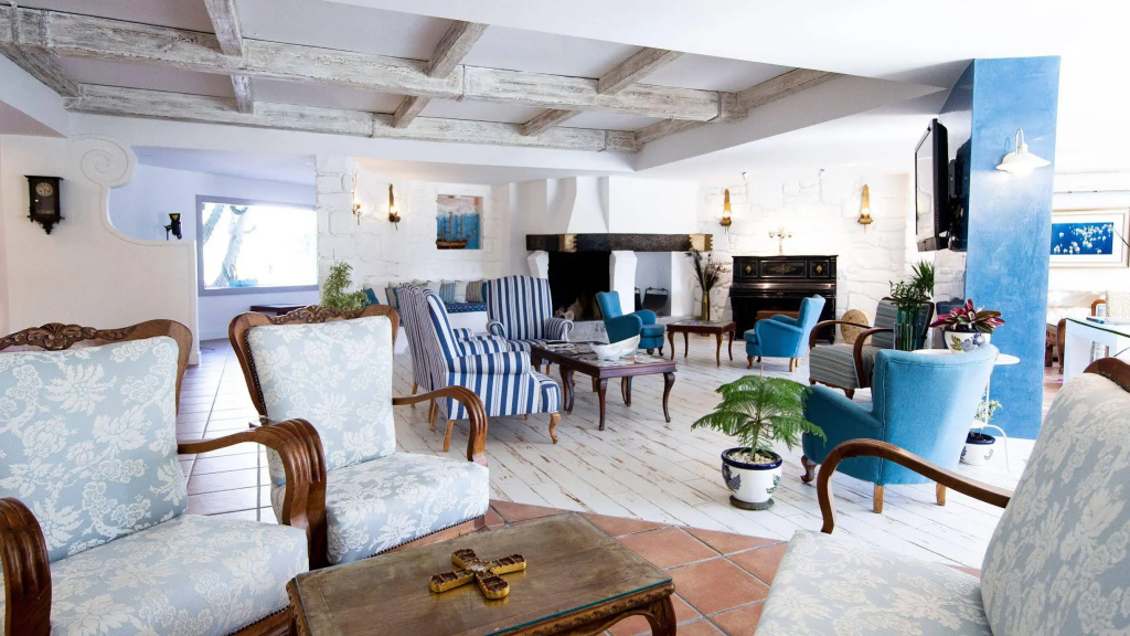 Flora Hotel