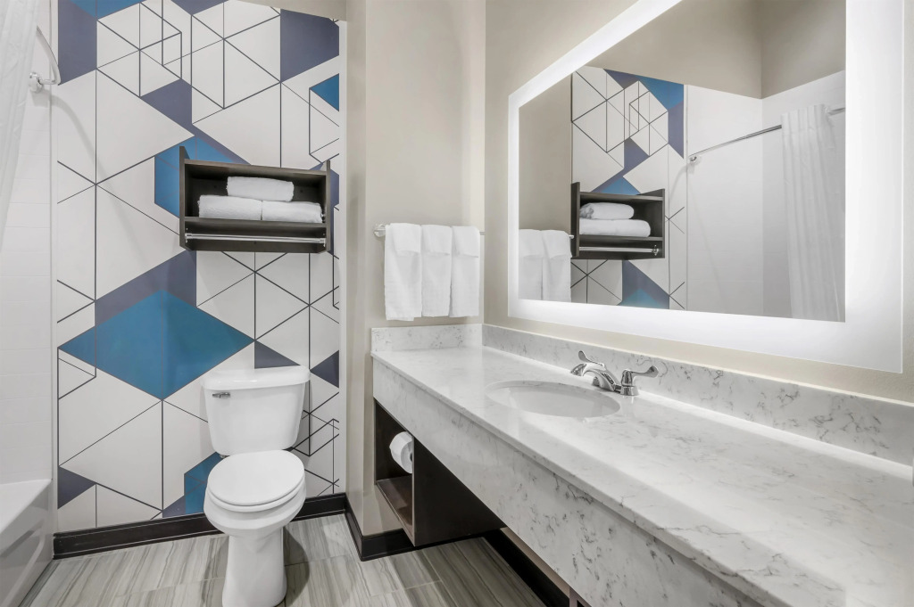 Best Western Plus Parkside Inn & Suites