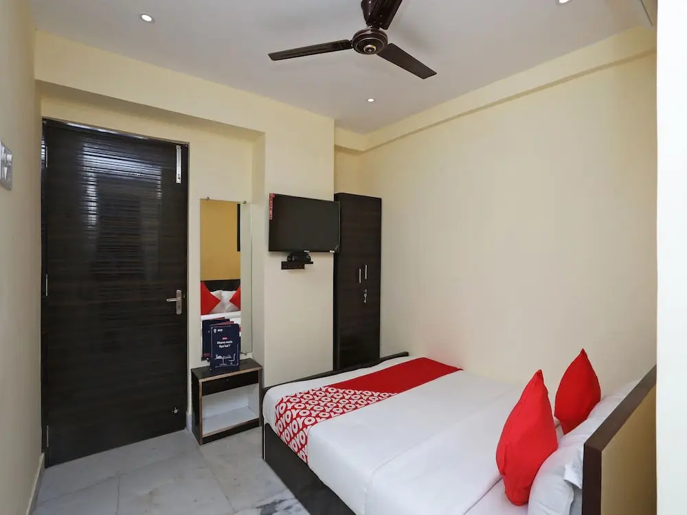 OYO 16351 Spree Guest House
