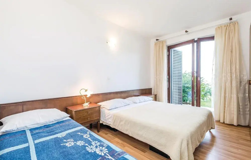 Stunning Home in Brsec With Wifi and 2 Bedrooms