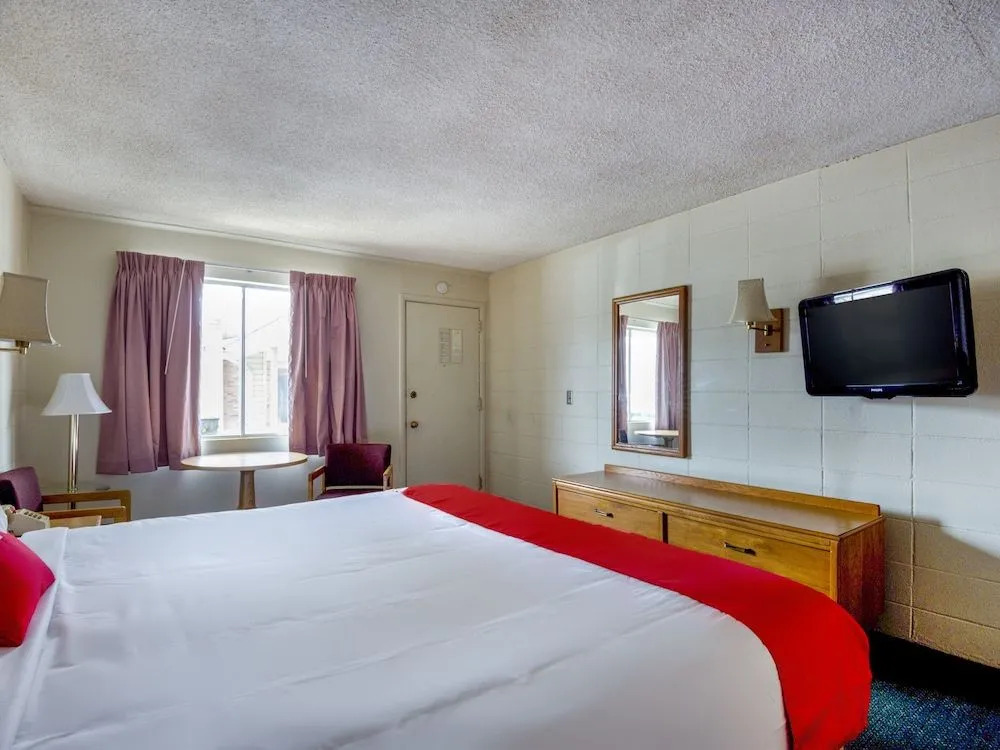Deluxe Inn