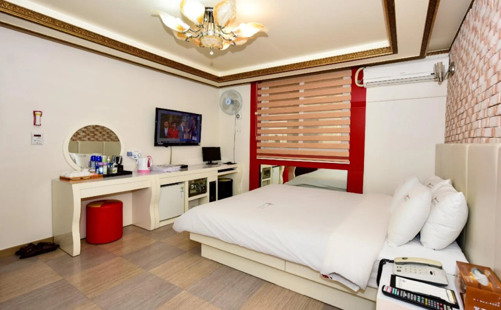 Queen Hotel