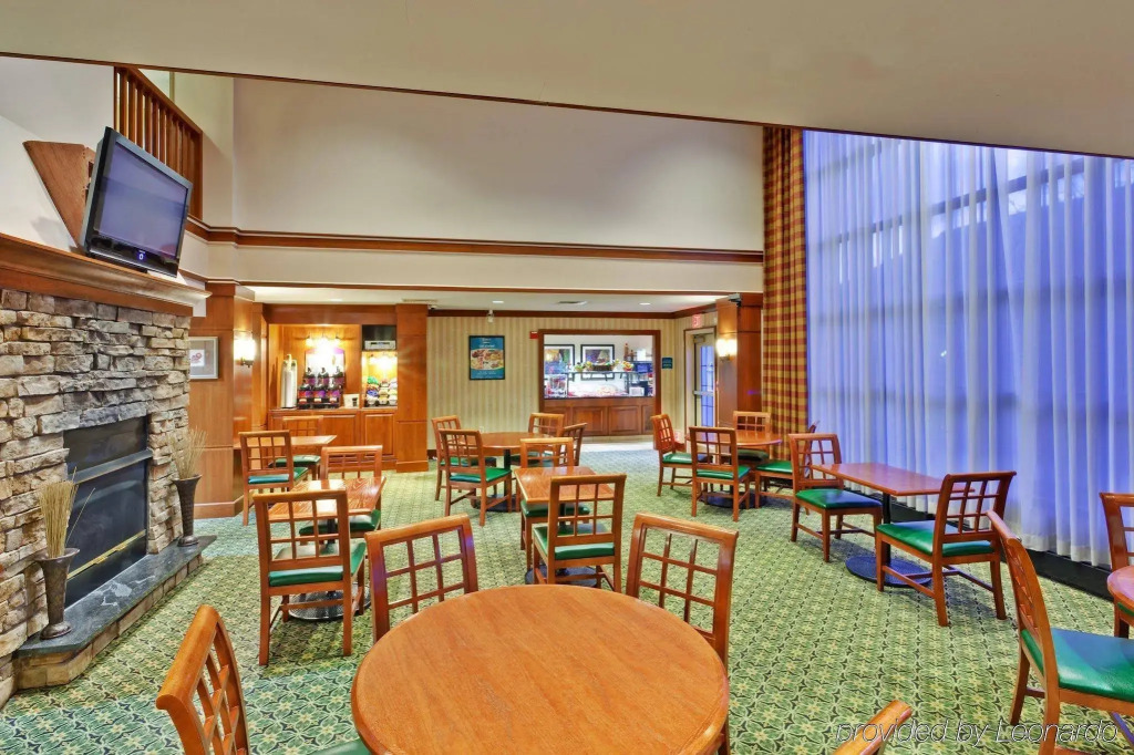 Staybridge Suites Glenview by IHG