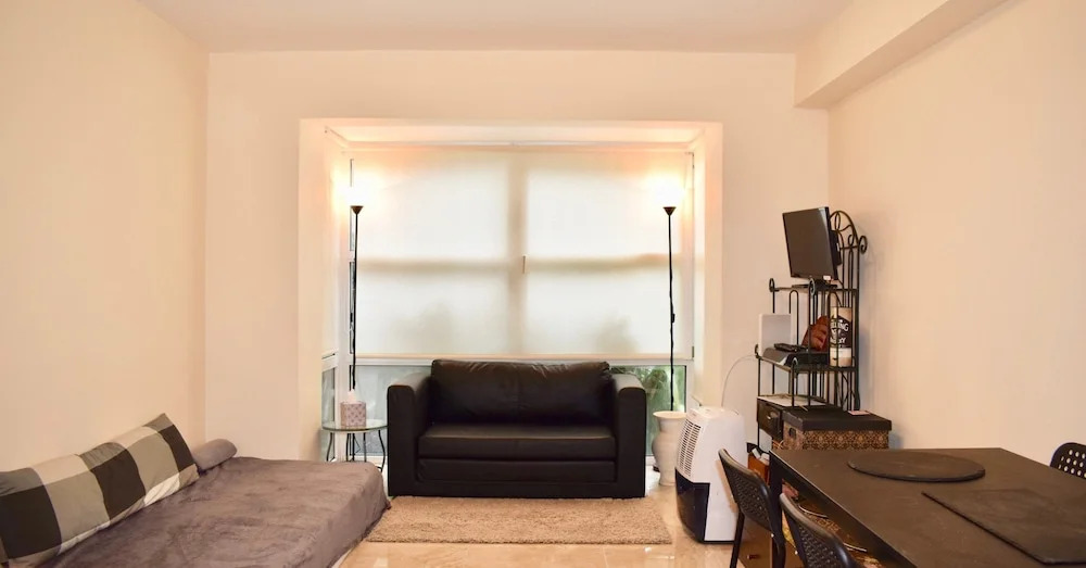 1 Bedroom Apartment on Cathal Brugha St Sleeps 2