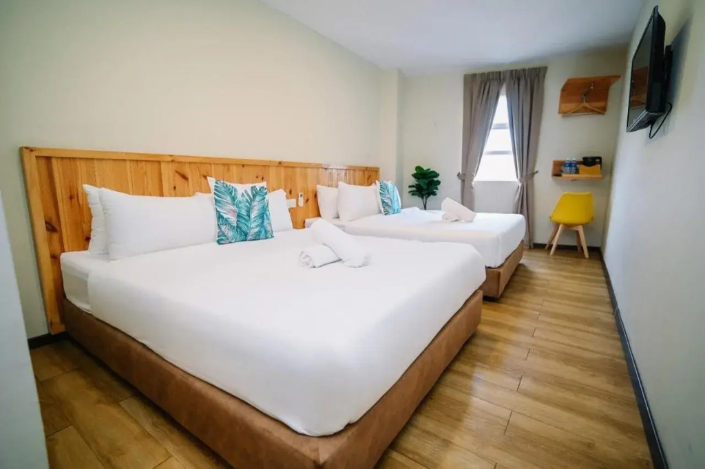 Swing & Pillows - Apple Hotel Shah Alam
