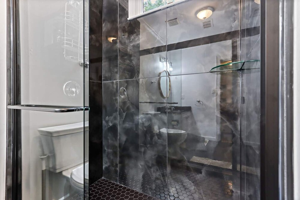Luxe Cozy Buckhead 4BD 3 5 Private Sleeps 8