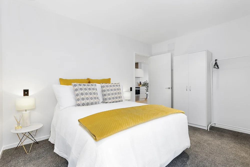 Brand New Refurbished 2 Bedroom In City By Urban Butler