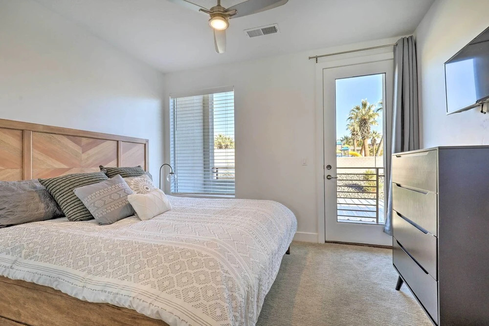 Villa w/ Hot Tubs ~ 5 Miles to Historic St. George