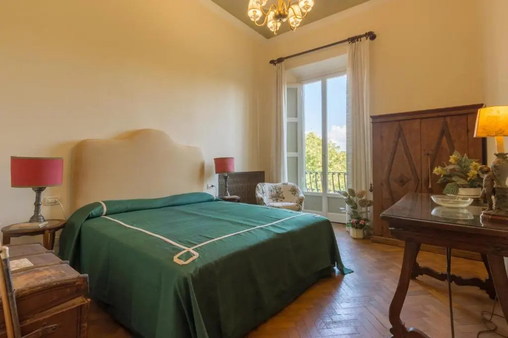 3bdrm luxury Apartment in Tuscan Villa,Private Estate, shared Swimmingpool