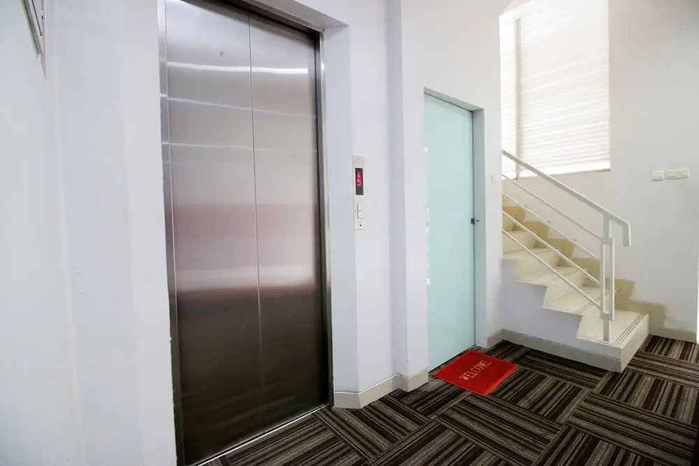 Airy Serpong Boulevard BSD Timur AH 2 Tangerang Selatan