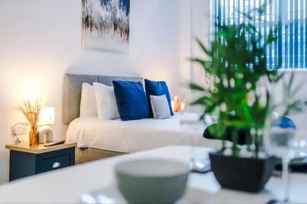 Bolton City Oasis - Cozy Apartment Rental