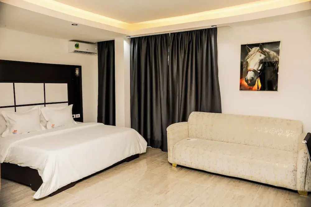 Debolonia Palace Hotel