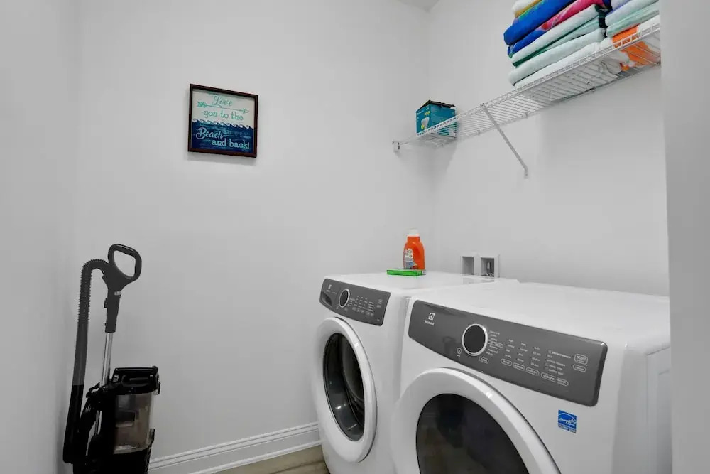 New Dog-friendly Home Near Vilano Beach With Private hot Tub, Grill, W/d, & AC