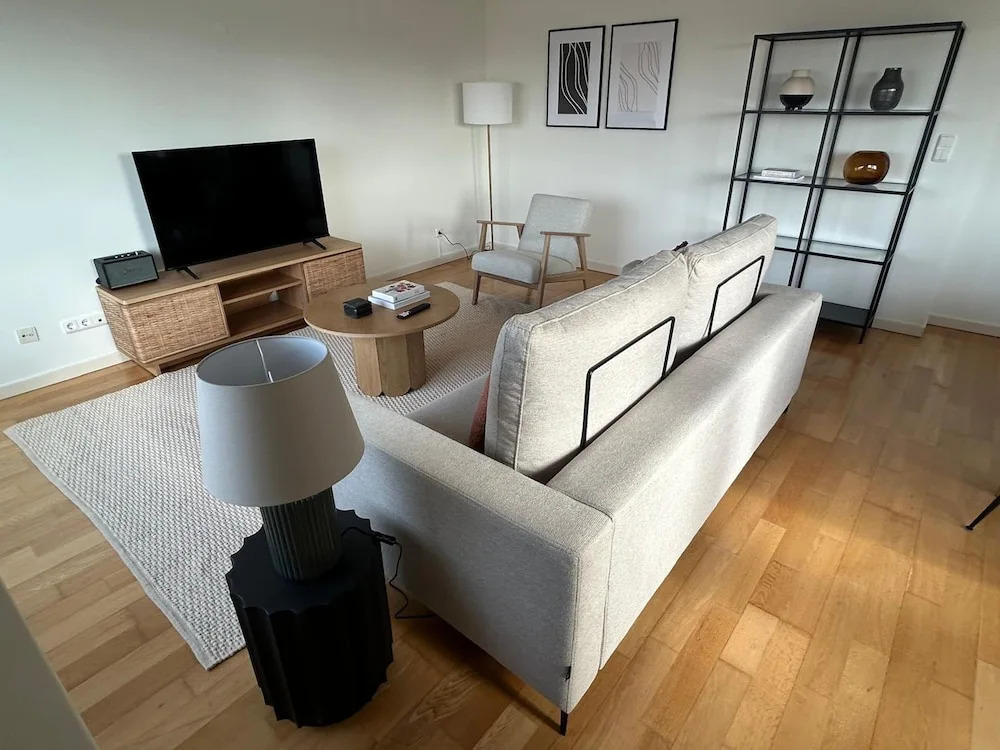 Areeiro Elegant by Homing