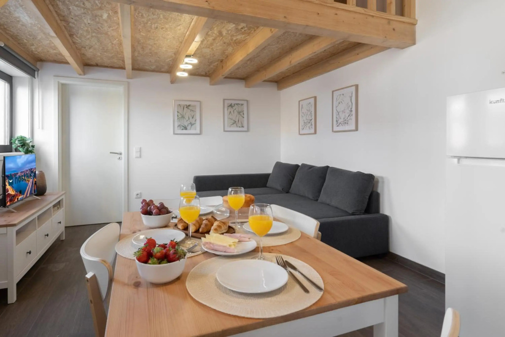 Stylish Duplex House - Terrace & River View