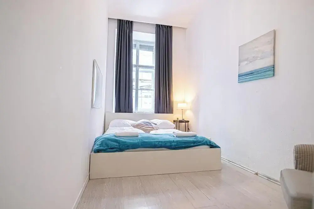 Budget 1BR Near Belvedere Palace