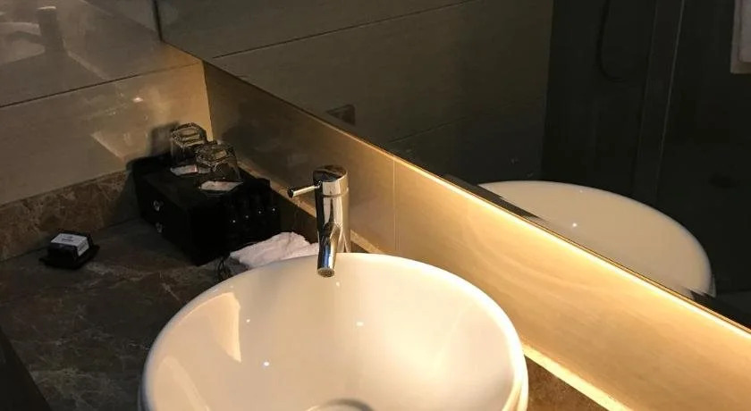 Tibet Baiyi Hotel