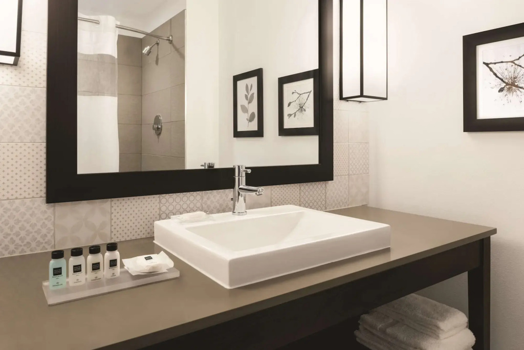 Country Inn & Suites by Radisson, Ft Atkinson, WI