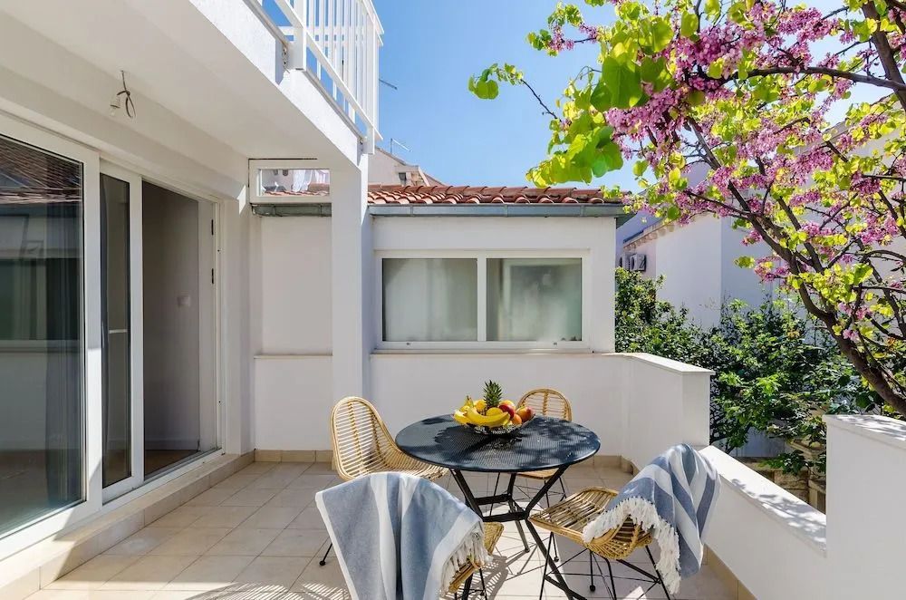 Apartment Sea Shell