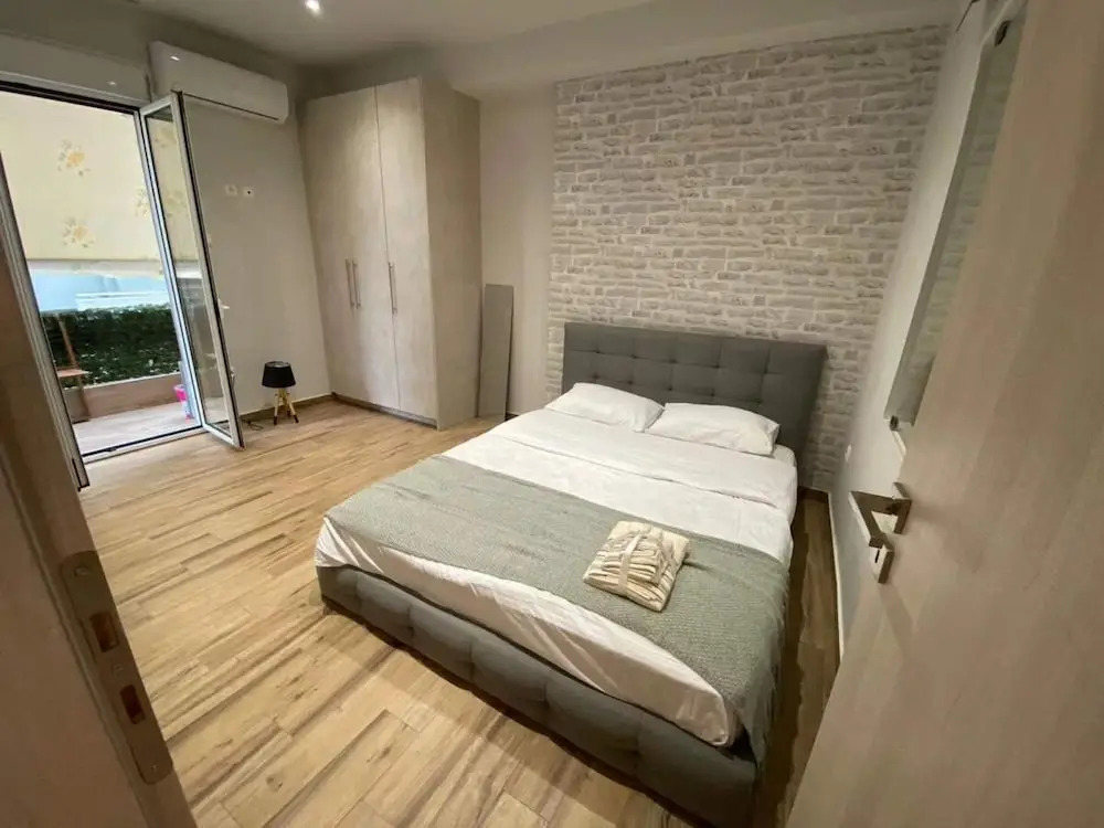 About Love Apartment- At015