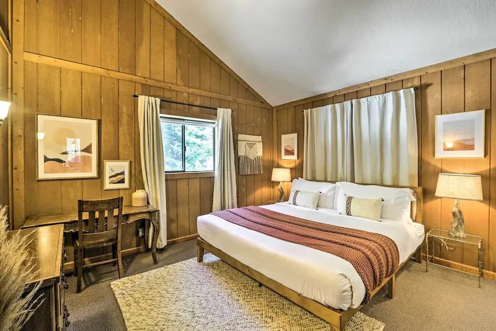 Tahoe Vista Cabin w/ Deck: 1 Mi to Kings Beach!