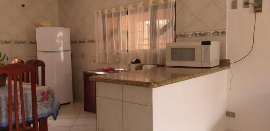 Casa 02 dorm na Rua Salmao