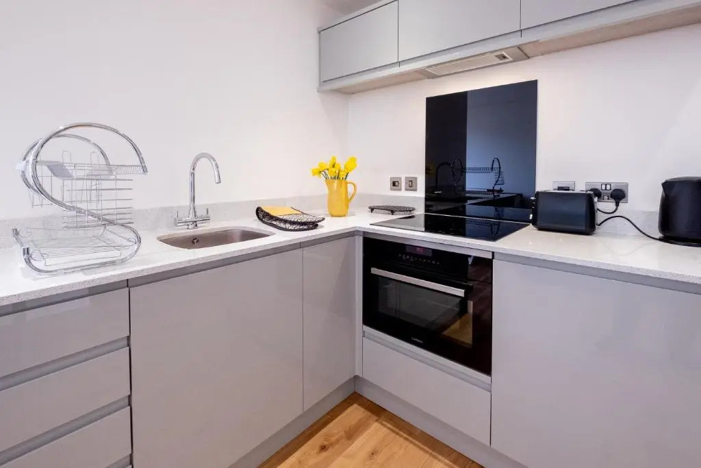 Oak – Three Tuns Apartments