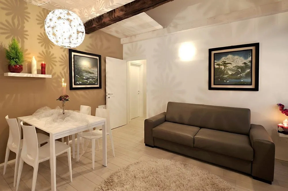 Lovely Canal View Apartment