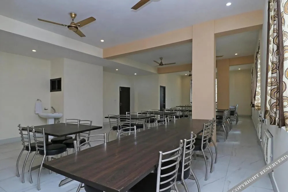 Oyo 4798 Hotel Great Periwal