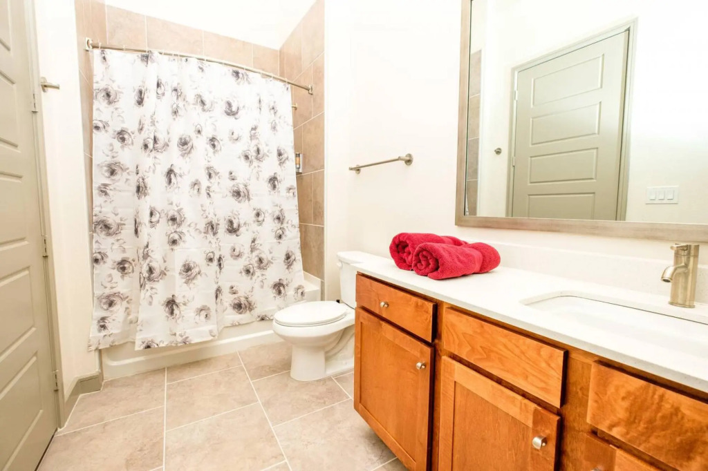 Huge Condo Great Price I Downtown Houston