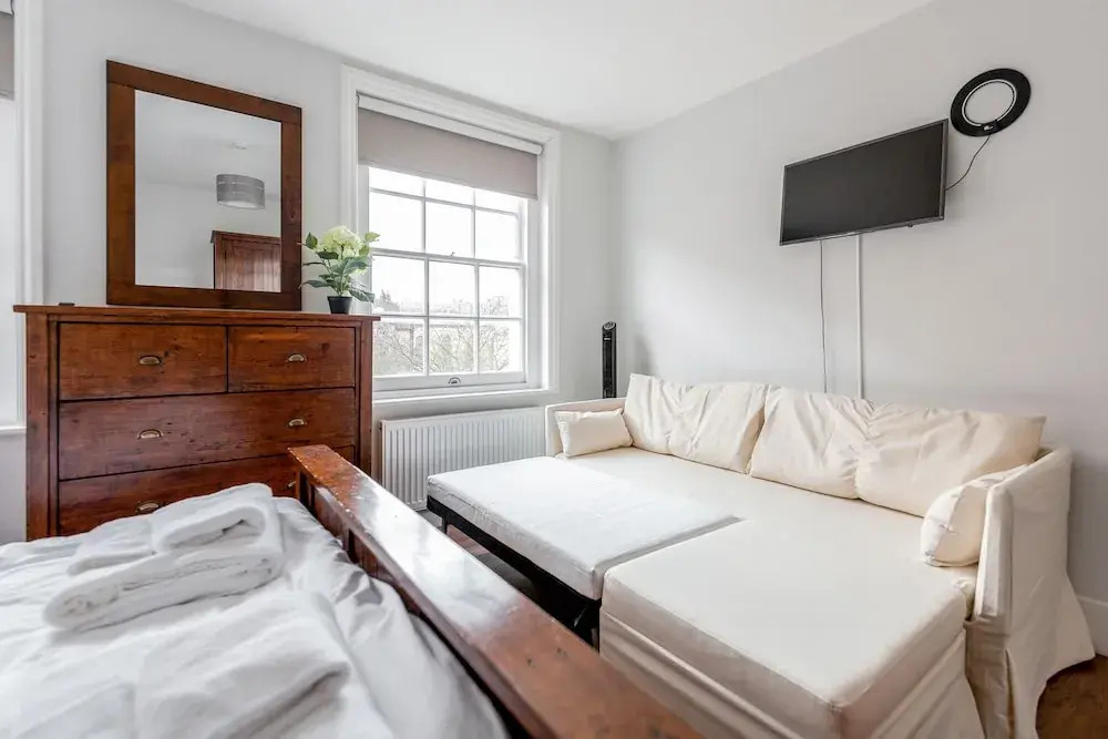 Shorton St Apartments by Chi Chi