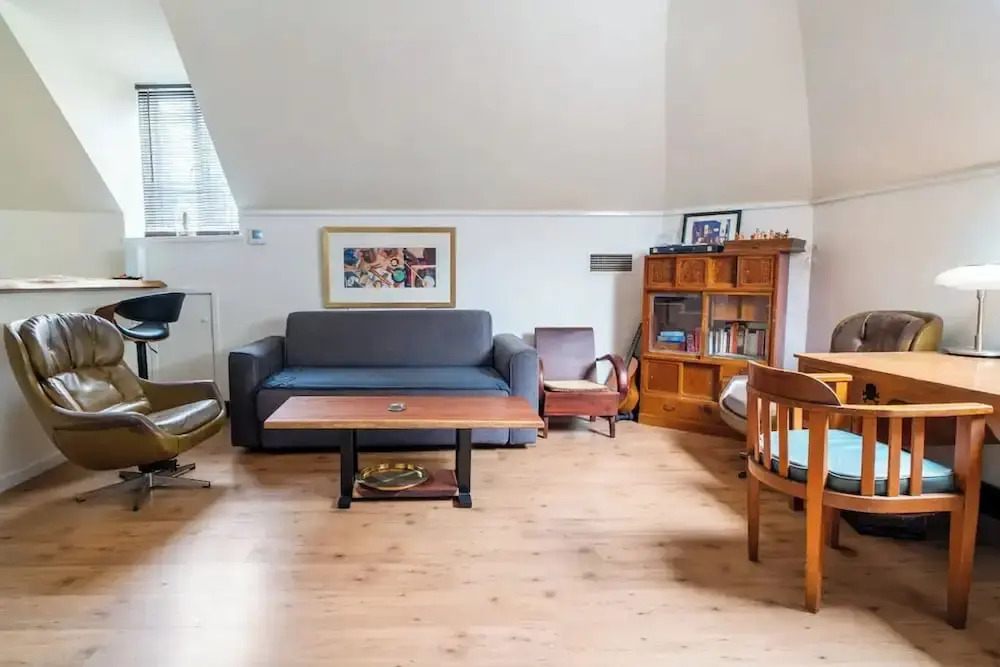 Cozy Apartment w/ Terrace Close to City Center